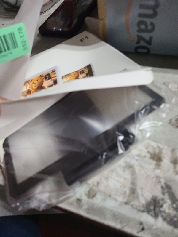 Photo 1 of 10" Big Screen Phone Magnifier, Screen Magnifier for Cell Phone, 3D HD Foldable Design Screen Magnifier Version for Movies, Videos and Gaming (Black)