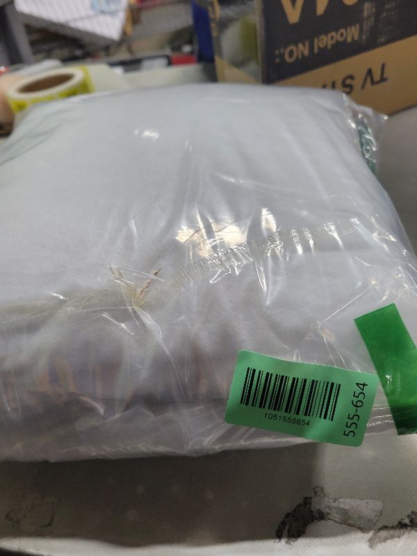 Photo 1 of 2 Pack Christmas Snow Blanket, Christmas Fake Snow Blanket for Christmas Decorations, Under The Christmas Tree-Thick White Soft and Fake Snow Cover for Holiday Decor and Winter Displays (8x3 ft)