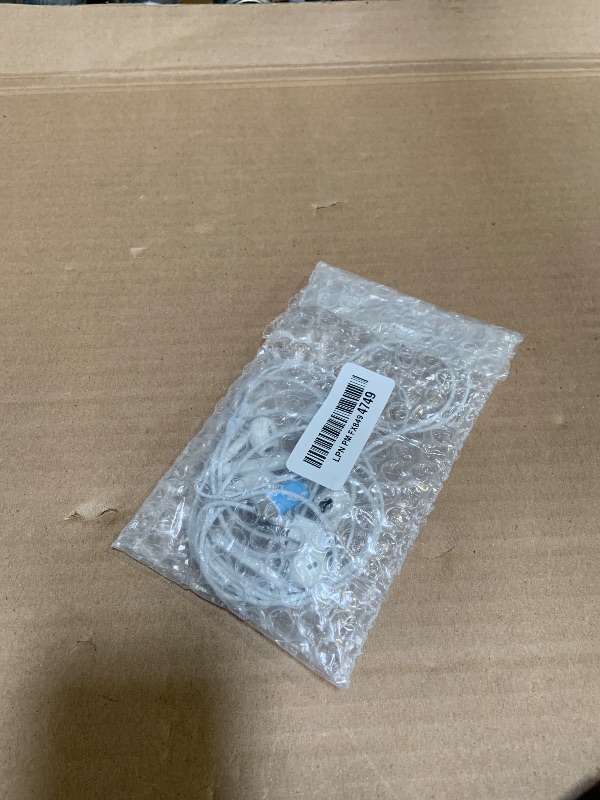 Photo 1 of 2 Packs USB C Headphones for iPhone 17/16/15 Pro Max Plus Type C Earphones with Microphone & Remote Noise Cancelling Earbuds for iPhone 17/16/15 Pro, iPad, Galaxy S23/S22/S21/S20/Ultra Note 10/20