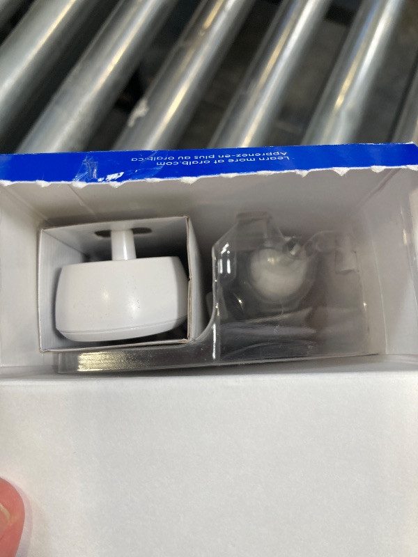 Photo 1 of Oral-B Pro 1000 Rechargeable Electric Toothbrush, White