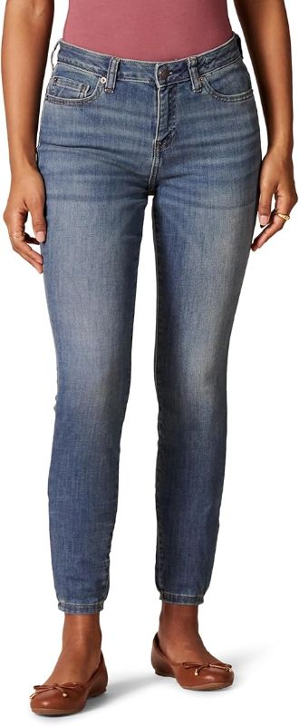 Photo 1 of Amazon Essentials Women's Mid Rise Curvy Skinny Jeans 33W X 34L