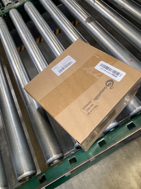 Photo 1 of Geiserailie 2 Pack Oxygen Humidifier Bottle, Sturdy 6 LPM Humidifier Oxygen Bottle with 12" Adapter Tubing for Home or Travel Portable O2 Humidification