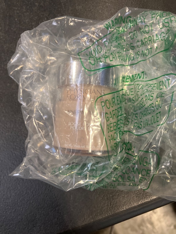Photo 1 of Physicians Formula Mineral Wear Talc-Free Loose Powder Creamy Natural, Dermatologist Tested, Clinically Tested
