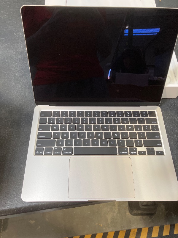 Photo 1 of Apple 2025 MacBook Air 13-inch Laptop with M4 chip: Built for Apple Intelligence, 13.6-inch Liquid Retina Display, 24GB Unified Memory, 512GB SSD Storage, 12MP Center Stage Camera, Touch ID; Starlight