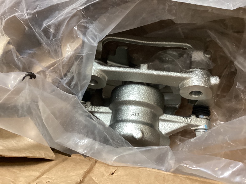 Photo 1 of 1pcs only    SCITOO 18B5066 18B5067 Rear Disc Brake Calipers Assembly w/Bracket for Dodge for Sprinter 2500,for Freightliner for Sprinter 2500,for Mercedes-Benz for Sprinter/for Sprinter 2500