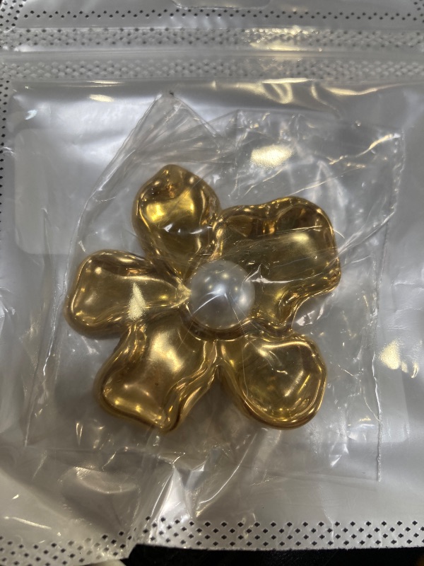 Photo 1 of Flower Pearl Brooch - Oh My Shine!