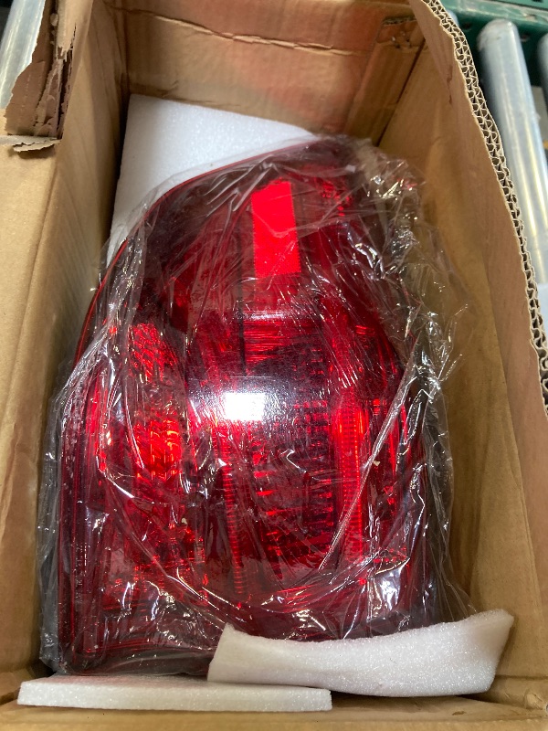 Photo 1 of 1 pack Taillight