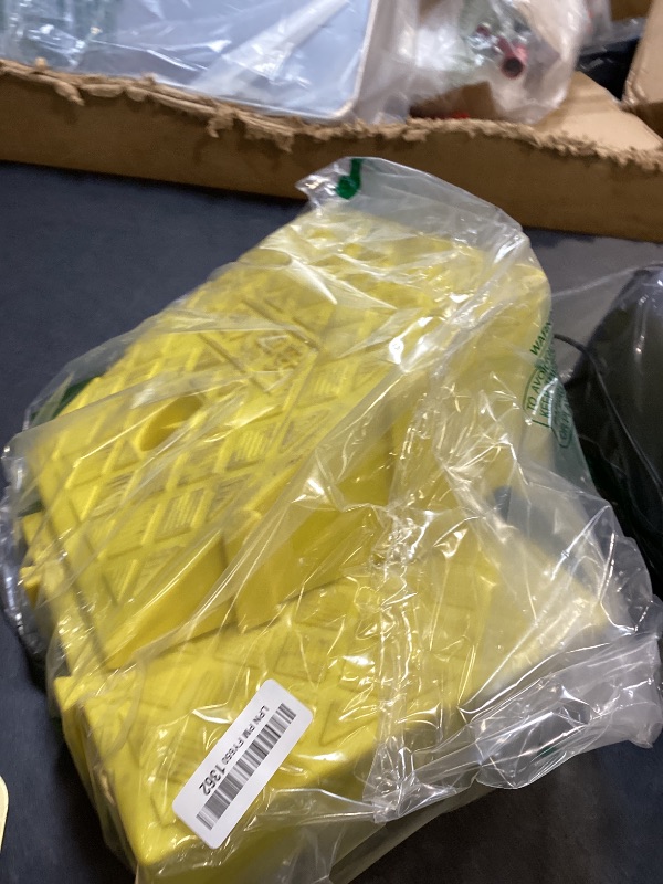 Photo 1 of 2Pack Curb Ramp, Portable Lightweight Heavy Duty Plastic Driveway Curb Ramps for Low Cars,Motorcycle Ramp,Curb Ramps (5.12 inch High)