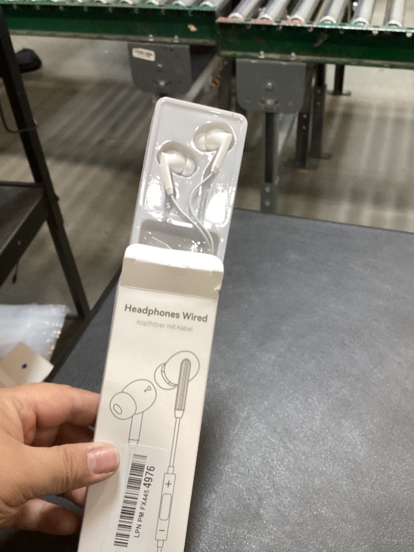 Photo 1 of USB C Wired Earbuds Ear Buds for iPhone 17 16 Pro Max 16e 16 Plus 16Pro 15 Pro Max 15 Plus 15Pro 15 USBC in-Ear Headphones Wired Type C iPhone 16 Earbud Earphones Headsets with Microphone for Samsung
