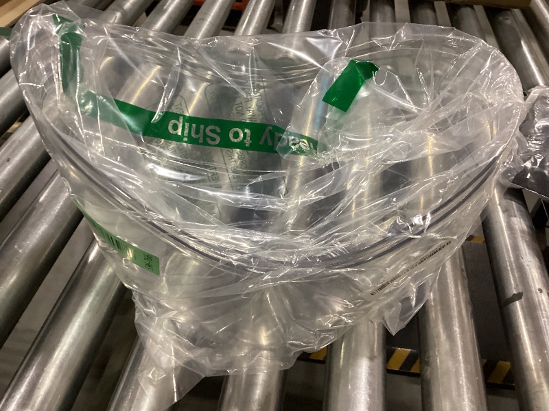 Photo 1 of 2pcs plastic Containers