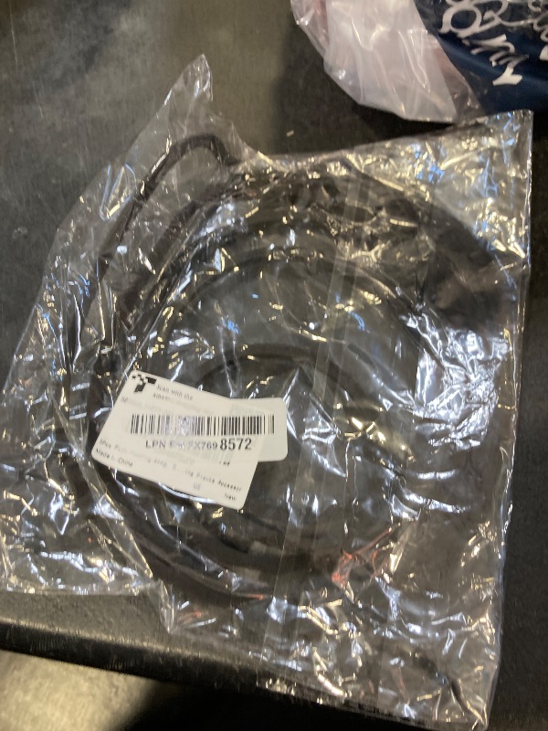 Photo 1 of 5Pcs Fish Feeding Ring, 5 Sizes Aquarium Feeding Ring for Fish Tank, Round EVA Floating Plant Corral/Aquarium Fish Feeder Ring Filter Out Floating Plants Accessories (Black)