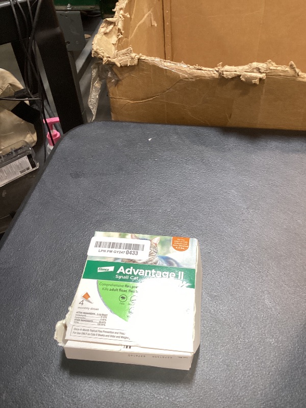 Photo 1 of Advantage II Small Cat Vet-Recommended Flea Treatment & Prevention | Cats 5-9 lbs. | 4-Month Supply