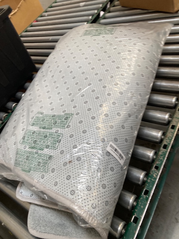 Photo 1 of Large Modern Area Rugs for Living Room Bedroom, 6x9 Feet Grey Ultra Soft Solid Thickened Memory Foam Indoor Minimalist Carpets, Non-Slip Comfy Rugs for Boys Girls Nursery Kids Room Home Décor