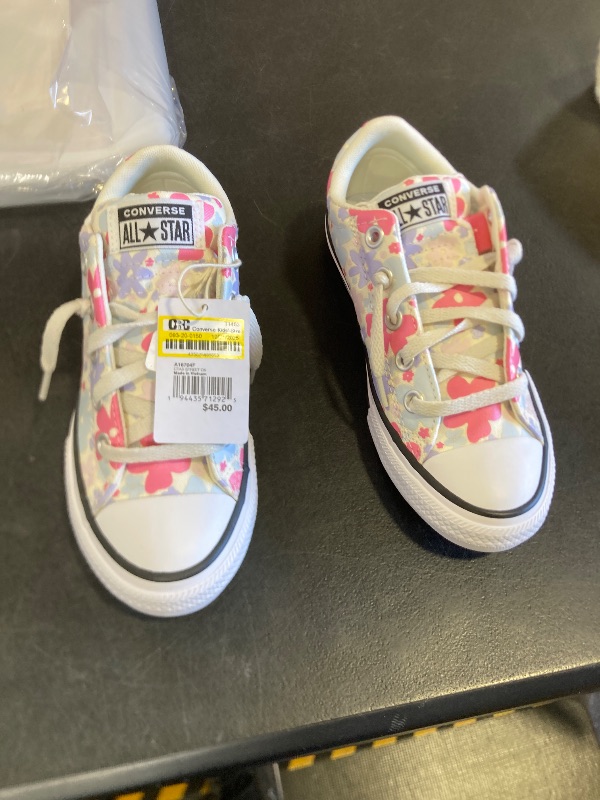 Photo 1 of Converse Kids' Street Ox Low Top Sneakers
size 2