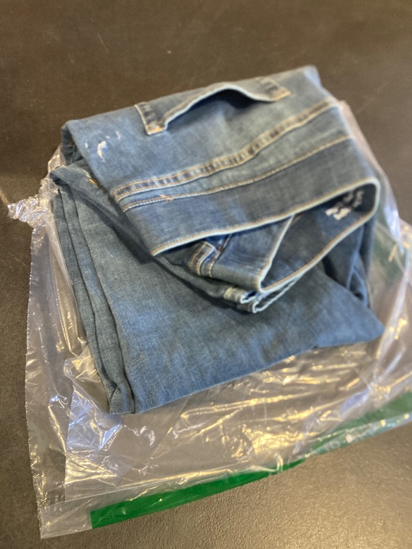 Photo 1 of Amazon Essentials Women's Mid-Rise Stretch Pull-On Jegging - Discontinued Colors, Medium Wash, 16 Short