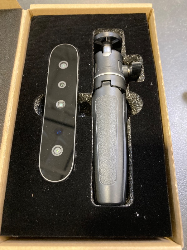 Photo 1 of Creality CR-Ferret SE 3D Scanner Desktop Fast 0.1 Mm High Accuracy Flexible Scanning Range Anti-Shake 24-Bit Full-Color Scanning for Black Metal Non-Reflective Objects Mac Windows