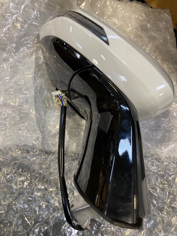 Photo 1 of Lqito Right Passenger Side Mirror Compatible With 2023 2024 2025 Kia Sportage With Manual Folding Power Glass Heated Turn Signal Blind Spot White Replace#87620P1060(8Pins)