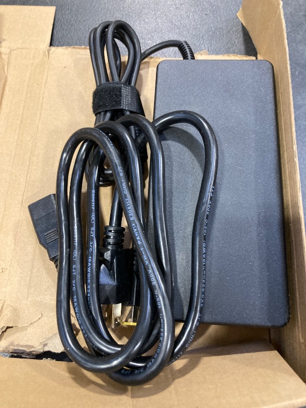 Photo 1 of 400W Ac Adapter 20V 20A ADL400SDC3A ADL400SCC3A Compatible with Lenovo Legion Pro 7i 9i RTX 5090 5080 Gaming Laptop Charger
