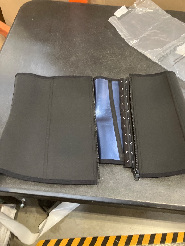 Photo 1 of 3xl waist trainer