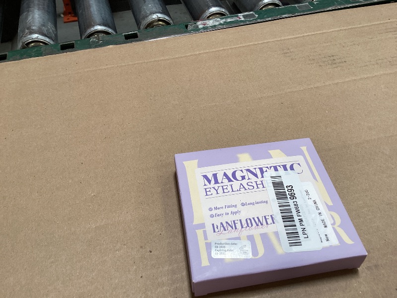 Photo 1 of Magnetic Eyelashes with Applicator Natural Look Magnetic Lashes with Applicator Wispy False Eyelashes with Magnets No Need Glue Lashes by Lanflower