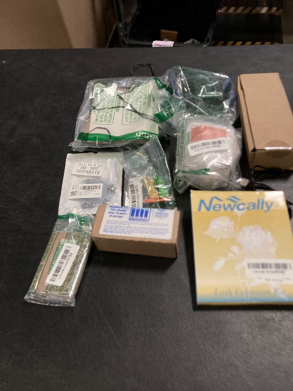 Photo 1 of BAG LOT. MISC. ITEMS
---FINAL SALE / NO RETURNS----