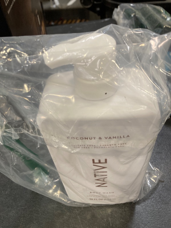 Photo 1 of Native Sulfate Free Body Wash Contains Naturally Derived Ingredients | for Women & Men| Coconut & Vanilla, 36 oz