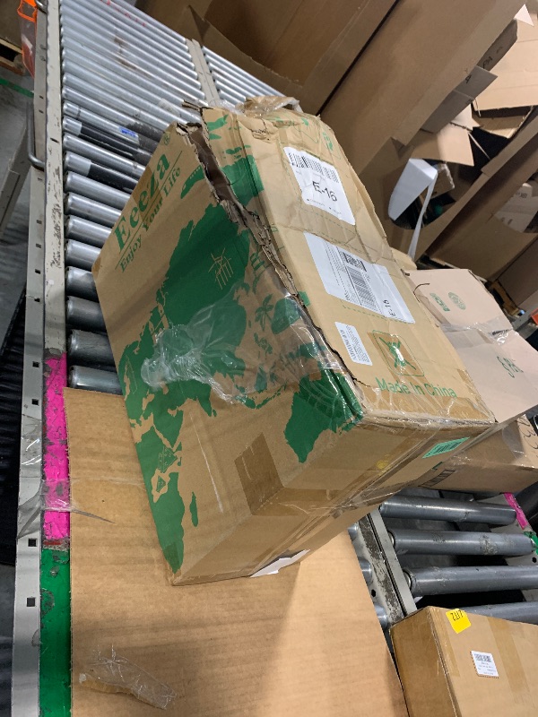 Photo 1 of *******It's missing a wheel.**********Eeeza Luggage Sets 3 Piece,Suitcases with Wheels,Carry On Luggage Set 22x14x9 Airline Approved,Hardshell Luggage Sets With TSA Lock,20 Inch Carry On Suitcase **************