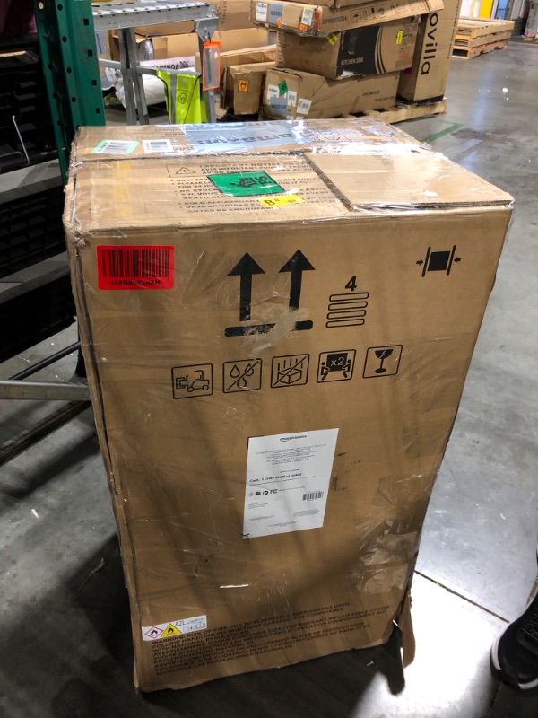 Photo 1 of **********It turns on perfectly.************ Amazon Basics 3-In-1 Portable Air Conditioner, 12000 BTU (ASHRAE), Cools Up to 550 Sqf, Portable AC with Cool/Dry (Dehumidifier)/Fan-Only Functions, Auto Mode, Sleep Mode, Timer, White