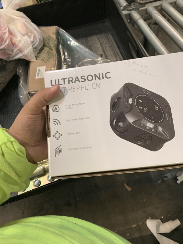 Photo 1 of ***MISSING PIECE*(***LED Display-Ultrasonic Pest Repeller Indoor,Multi-Mode Variable Frequency,with LED Strobe Light,Squirrel Repellent for House,Prevent Adaptation.Suitable for Houses,attics,garages,etc.