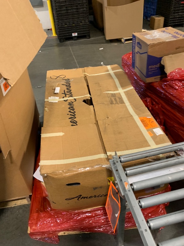 Photo 1 of ***Very Large, Very Heavy Item*** ***Pick Up With Truck*** American Standard 2946102.020 Studio 60 x 32-Inch Alcove Bathtub, Right-Hand Drain, White