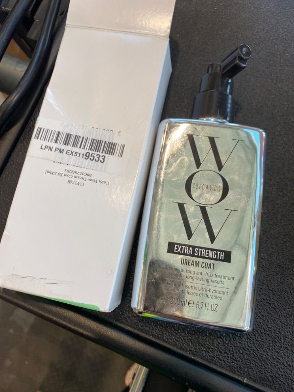 Photo 1 of *MINOR DAMAGE - USED*
COLOR WOW Extra Strength Dream Coat – Powerful ultra moisturizing, anti humidity treatment for extremely frizz prone hair, glassy smooth, straight + resistant styles up to 3-4 washes