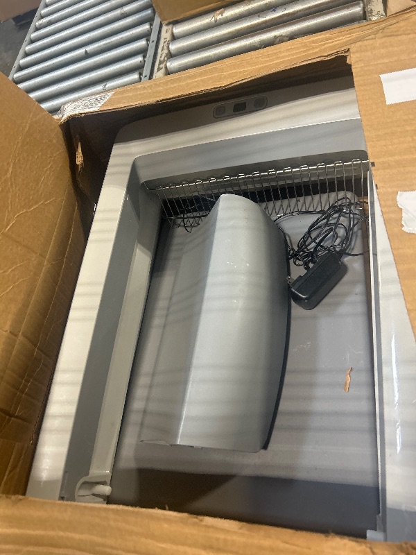 Photo 1 of *****VERY USED***
PetSafe ScoopFree Crystal Pro Legacy Self-Cleaning Cat Litter Box, Automatic, Not Enclosed, Gray