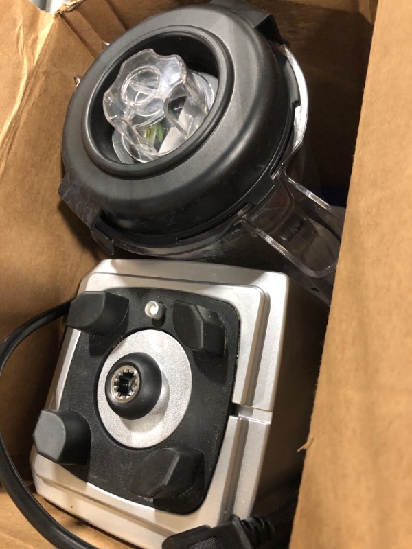 Photo 1 of **HAS SOME DAMAGE**
Aeitto Blenders for Kitchen with 68Oz. Large Capacity, 1800W Max Power Smoothie blender, 3 Preset Programs & 7 Speeds, Professional Countertop Blender for Smoothies, Frozen Drinks, Generation1 Silver