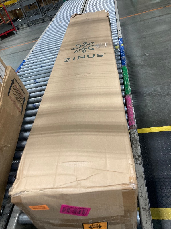 Photo 1 of ****FACTORY SEALED***ZINUS 12 Inch Comfort Support Hybrid Mattress [New Version], Queen, Fiberglass Free, Medium Plush, Motion Isolation, Certified Safe Foams & Fabric, Mattress in A Box