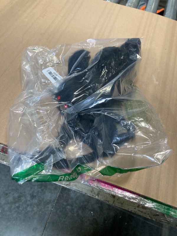 Photo 1 of *****PARTIAL SET****** HOPOCO 6 Packs Halloween Plush Spiders Set Scary Fake Spider for Indoor Outdoor Halloween Decor for Home Party Yard Haunted House Decorations (6 Different Sizes)