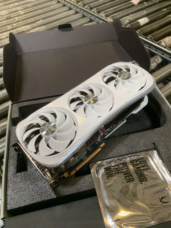 Photo 1 of ZOTAC Gaming GeForce RTX 4080 Super Trinity OC White Edition DLSS 3 16GB GDDR6X 256-bit 23 Gbps PCIE 4.0 Gaming Graphics Card, IceStorm 2.0 Advanced Cooling, Spectra RGB Lighting, ZT-D40820Q-10P