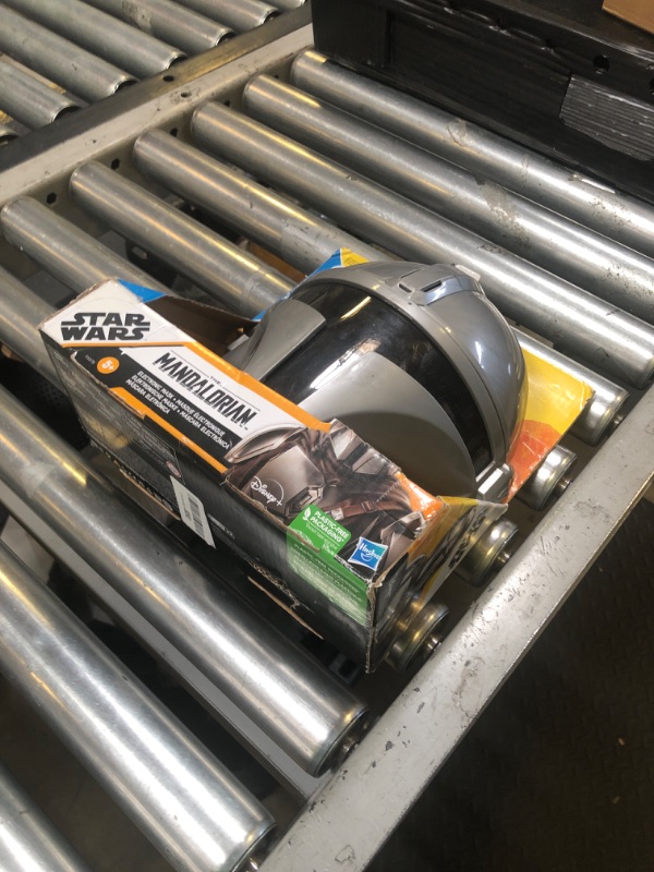 Photo 1 of STAR WARS The Mandalorian Electronic Mask, Kids Roleplay Toys, The Mandalorian Costume Accessory with Phrases and SFX, Ages 5 and Up