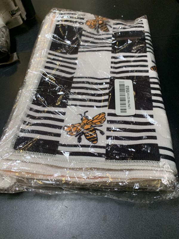 Photo 1 of Tegeme 4 Pcs Bee Kitchen Tea Towel Honey Bee Dish Towels Honeycomb Bath Washcloth Honey Hand Polyester Absorbent Cloths Accessories for Kitchen Decor, 16 x 24 Inch (Black Yellow,Honeycomb)