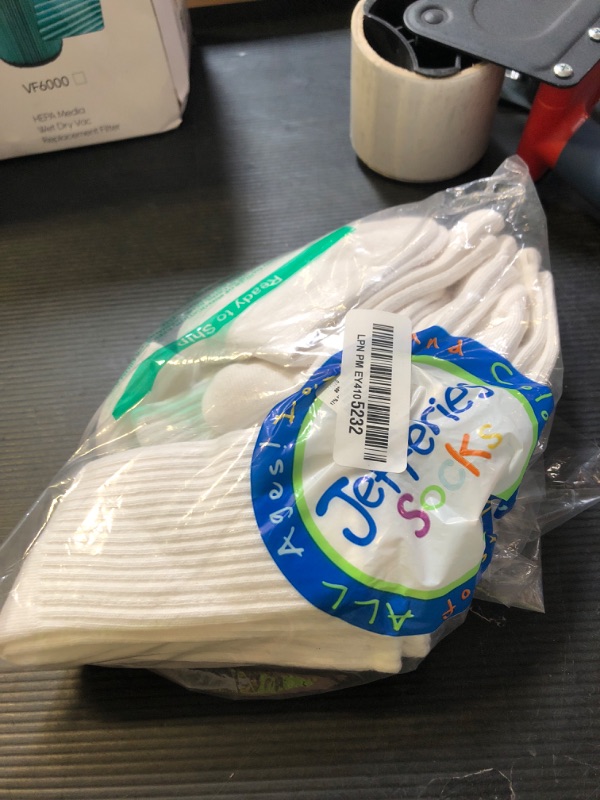 Photo 1 of Jefferies Socks Big Boys' Seamless Toe Athletic Crew Socks, 6-pack White, 6-7 1/2(X-Small)(Shoe size 6-11)