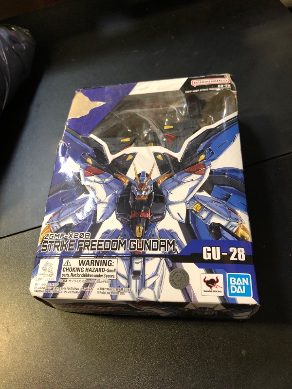 Photo 1 of TAMASHII NATIONS - Mobile Suit Gundam Seed Destiny - ZGMF-X20A Strike Freedom Gundam, Gundam Universe Action Figure