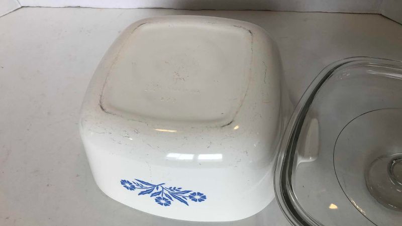 Photo 1 of VINTAGE CORNING WARE BLUE CORN FLOWER CASSEROLE DISH