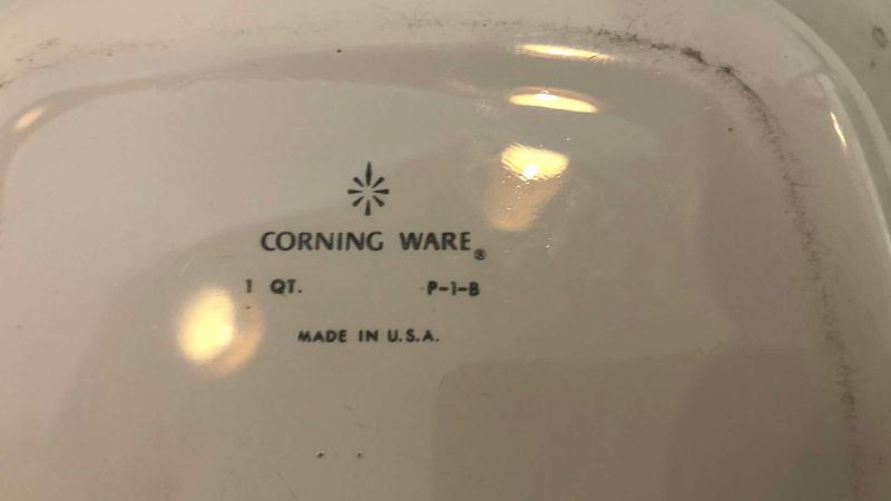 Photo 1 of VINTAGE CORNING WARE BLUE CORN FLOWER 1 QT. CASSEROLE DISH P-1-B