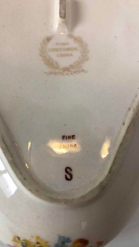 Photo 1 of CREME CONCORD FINE CHINA OVAL BOWL WITH LID 9”