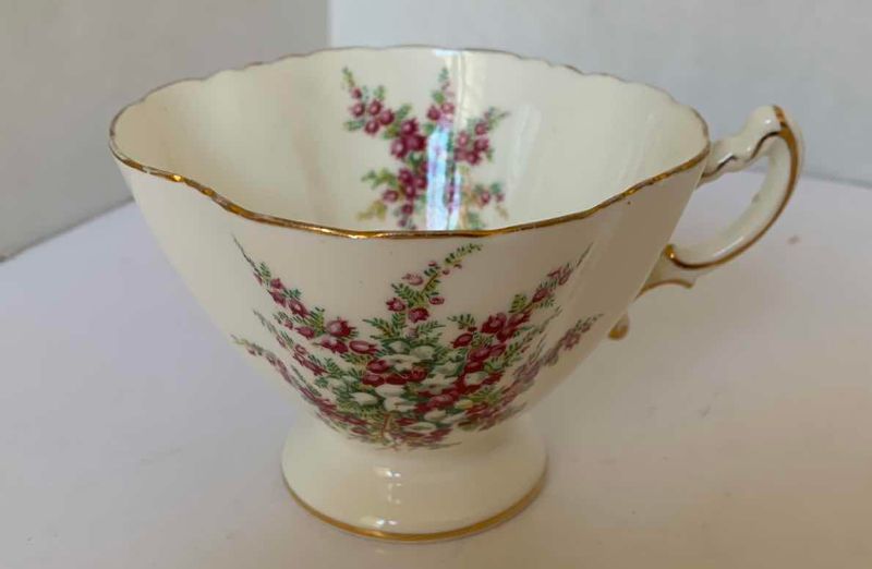 Photo 1 of HAMMERSLEY BONE CHINA TEA CUP & SAUCER SET #4060