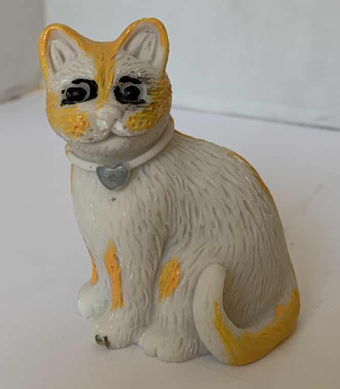 Photo 1 of PORCELAIN & CERAMIC COLLECTIBLES
