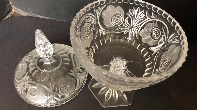 Photo 1 of VINTAGE CUT ETCH LEAD CRYSTAL CLEAR GLASS COVERED PEDESTAL COMPOTE BOWL 12”