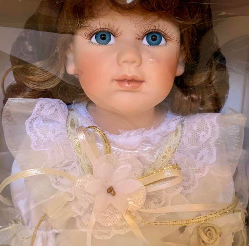 Photo 1 of GEPPEDDO “LEAH” PORCELAIN DOLL 11”H