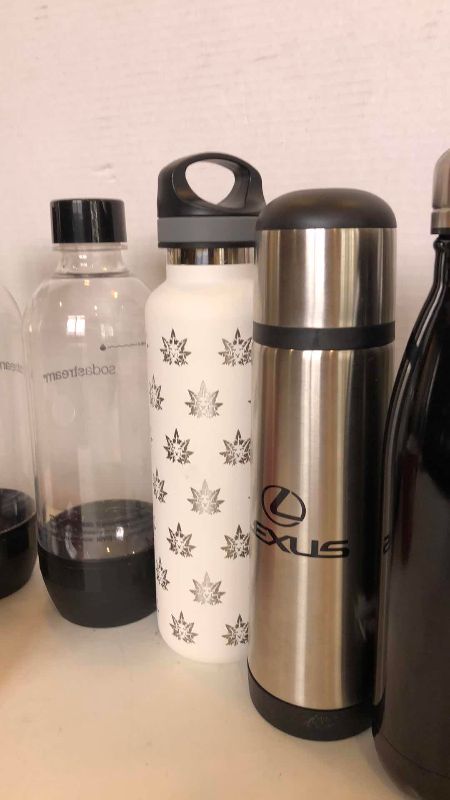 Photo 1 of BEVERAGE HOLDERS AND COFFEE CUPS