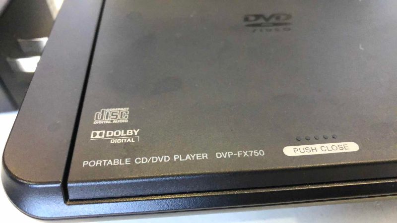 Photo 1 of SONY DVD PORTABLE RMT-D195