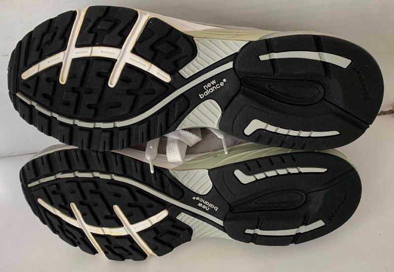 Photo 1 of MENS NEW BALANCE 993 HERITAGE COLLECTION SIZE 10 1/2 NWT